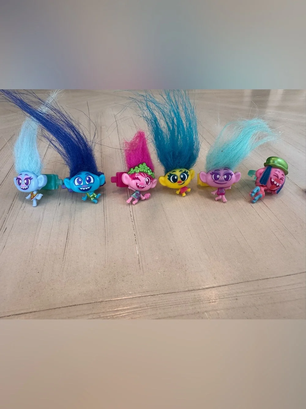 DreamWorks Trolls Tiny Dancers Greatest Hits Collector Figures & Jewelry Set